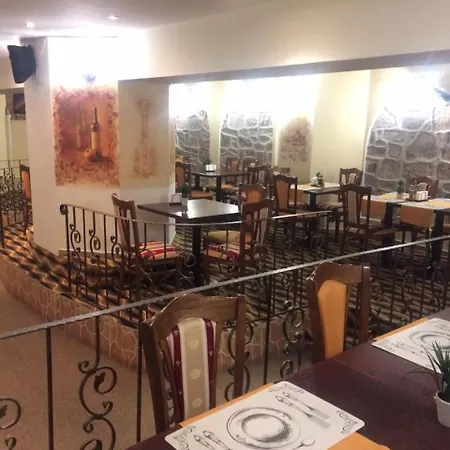 호텔 Family Chiplakoff