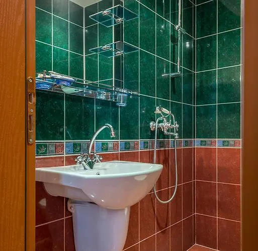 Family Chiplakoff 3*