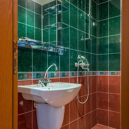 Family Chiplakoff 3*